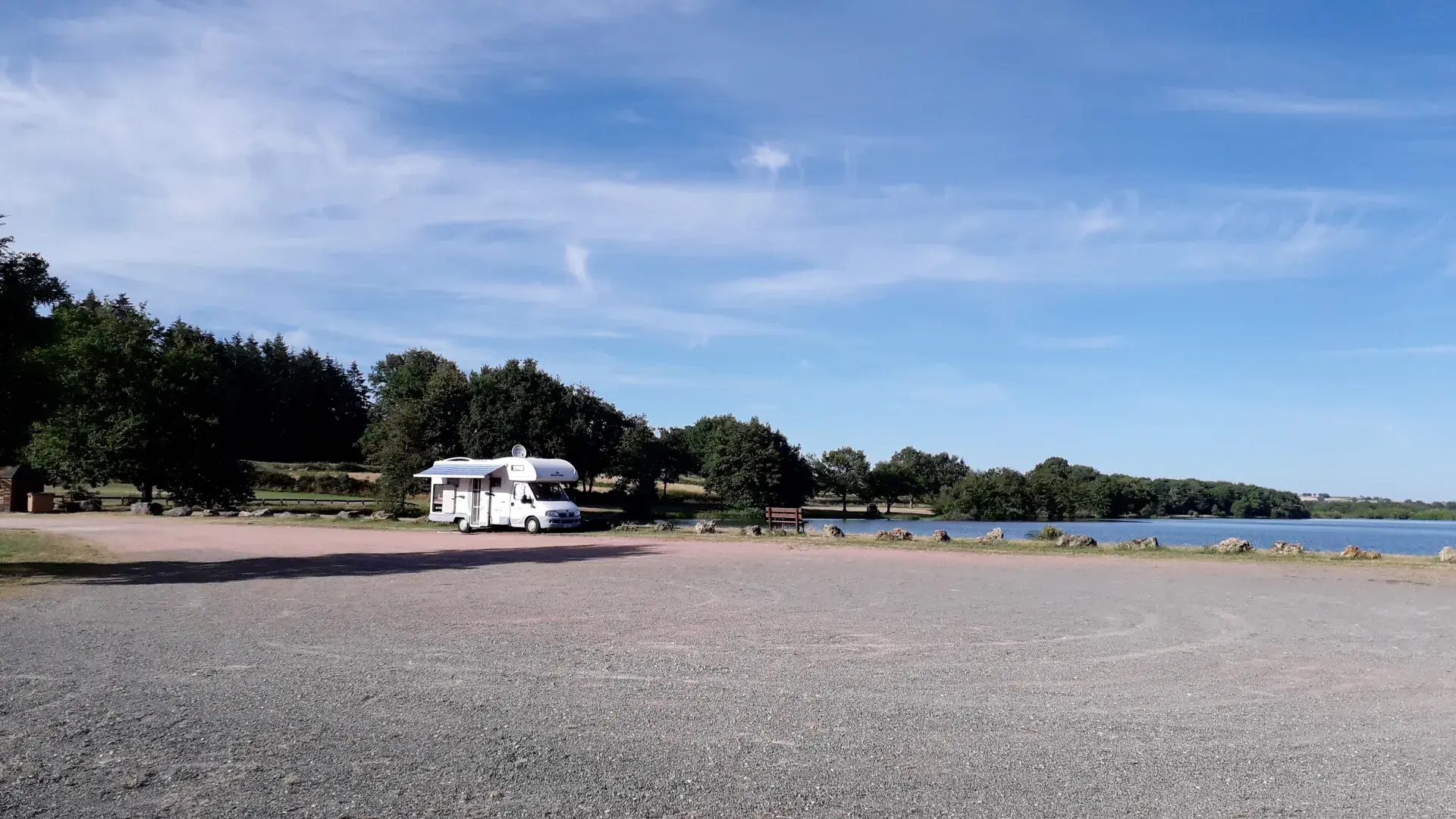 Parking Le Rousset-Marizy
