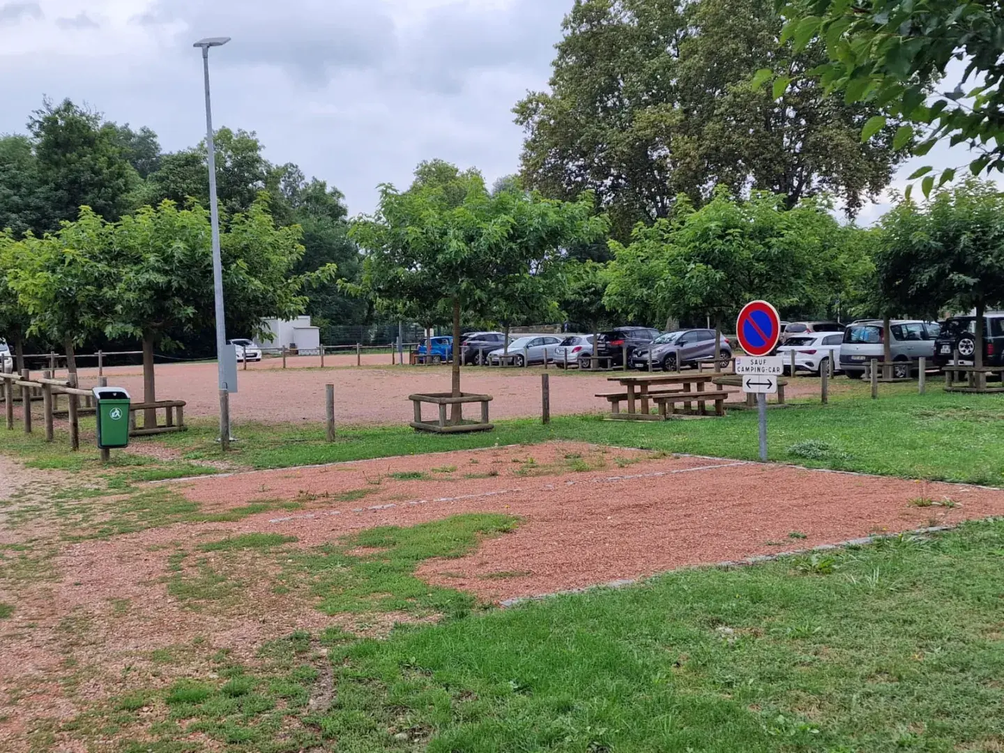 Parking Perreux